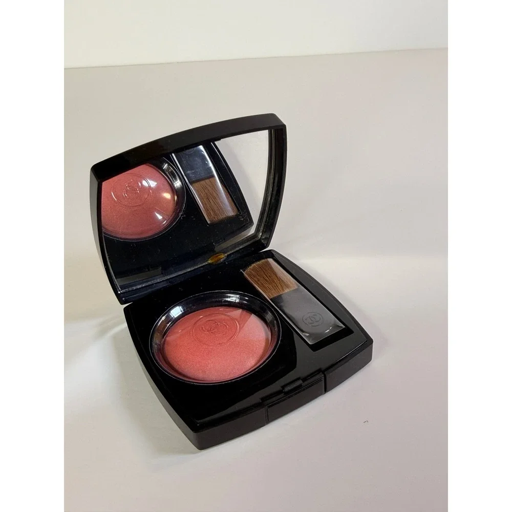 Chanel Joues Contraste Powder Blush Corail Coral 0.21oz Luminous Baked Compact